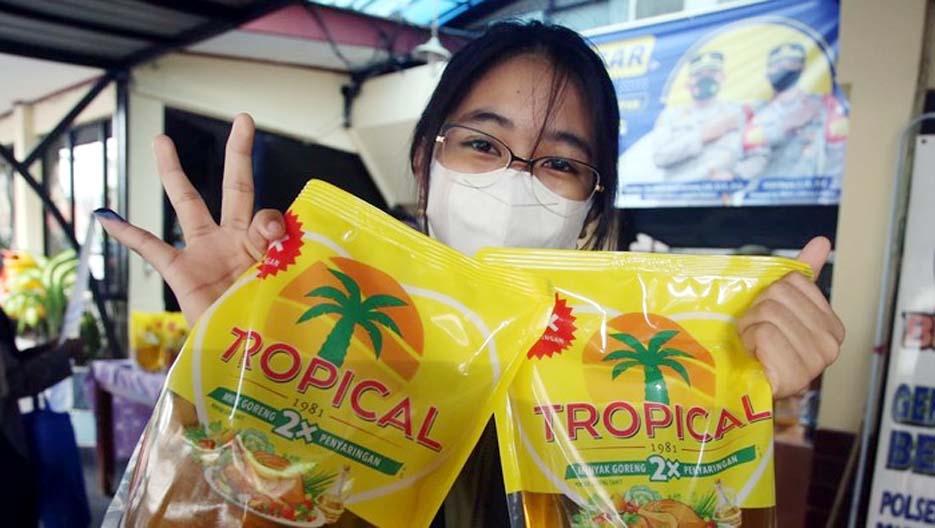 Pemkab Tangerang Distribusikan Minyak Goreng ke Pelaku Industri Kecil