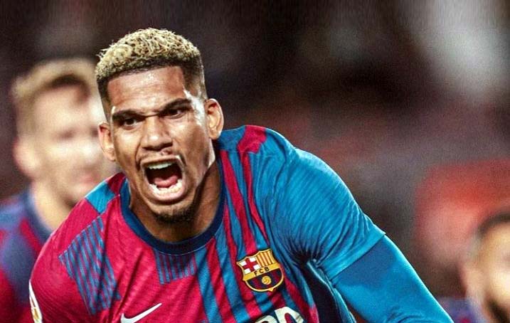 Ronald Araujo Segera Tandatangani Kontrak Baru Dengan Barcelona