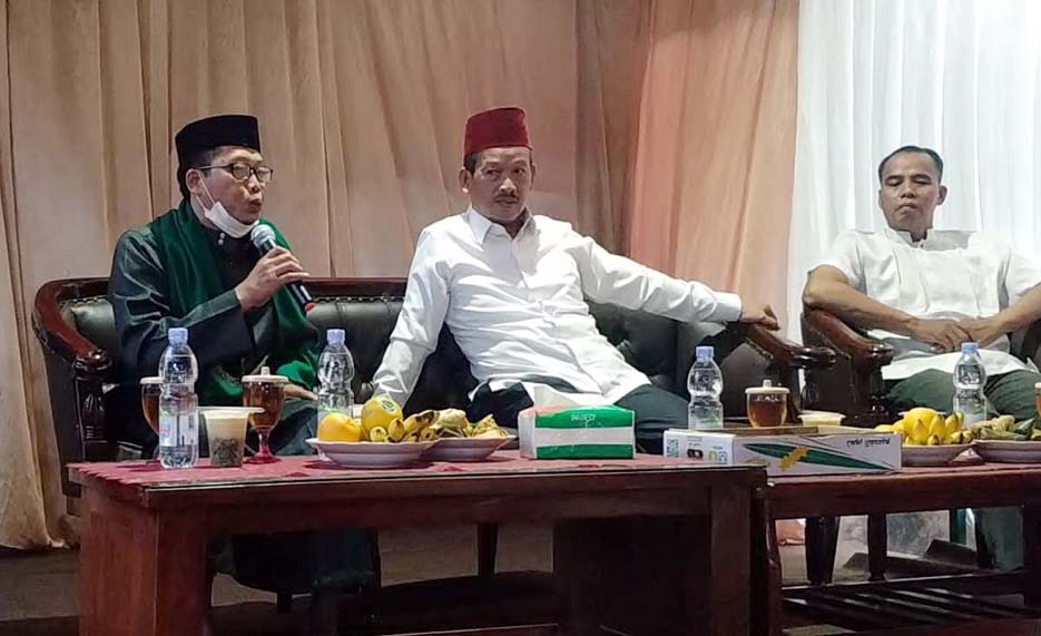 Dekat Dengan Warga, Nurhadi Bukber Bersama dan Bagikan Bingkisan