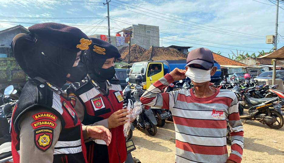 Polwan Samapta Polda Banten Laksanakan Patroli Nong Jawara di Pabuaran