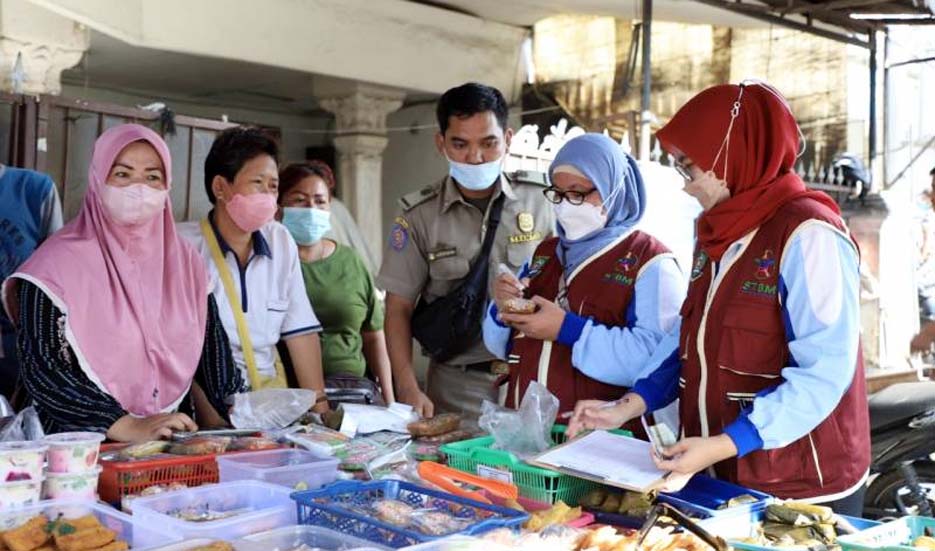 Dinkes Kota Tangerang Cek Kandungan Jajanan Takjil Ramadhan