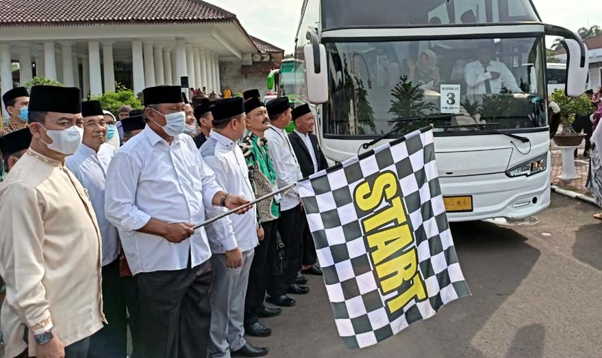 Wabup Pandji Tirtayasa Melepas 206 Jamaah Calon Haji Kabupaten Serang