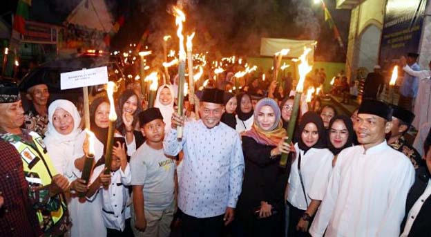 Walikota Syafrudin Apresiasi Pawai Obor Peringatan Tahun Baru Islam 1444 H