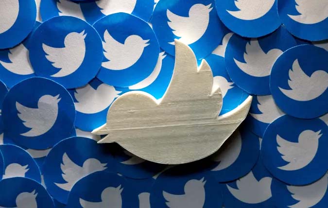 Twitter Lakukan Uji Coba Pengguna Dua Akun Menulis Tweet Bersama