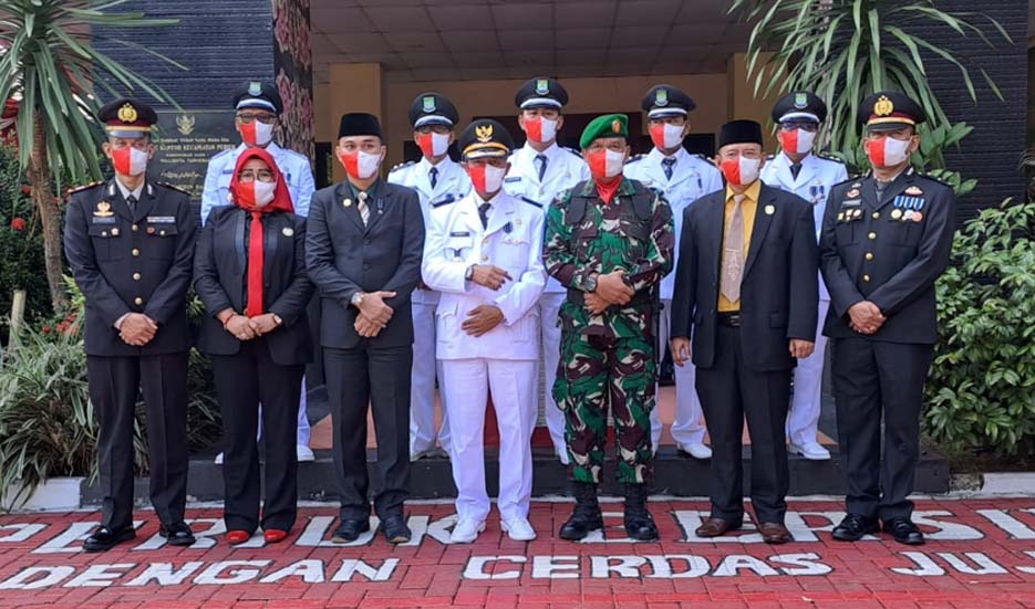 Hadiri Pengibaran Bendera di Kecamatan Periuk, Sumarti: Kita Harus Gelorakan Api Perjuangan