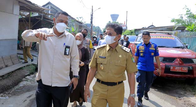 Pemkot Tangerang Berikan Bantuan Korban Kebakaran di Perumahan Dr. Sitanala