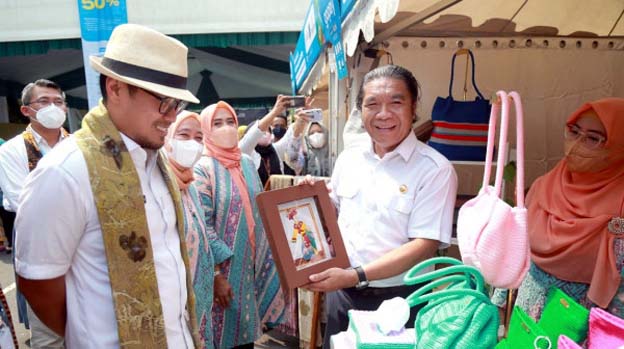 Pj Gubernur Banten Dorong Pelaku UMKM Kota Tangsel Lakukan Digitalisasi