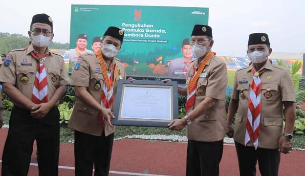 Arief Kukuhkan 1000 Pramuka Garuda Kwarcab Kota Tangerang