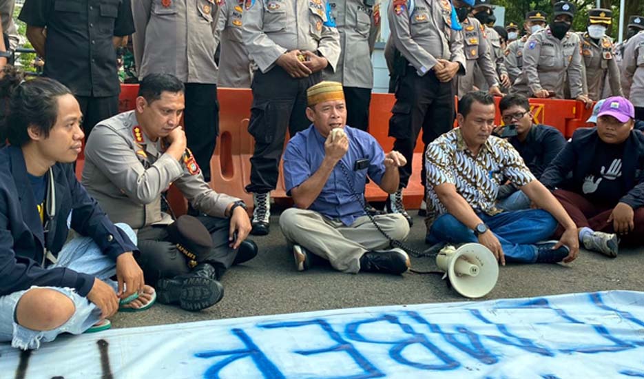 Digeruduk Mahasiswa, Anggota DPRD Temui Mahasiswa Sepakat Tolak Kenaikan BBM