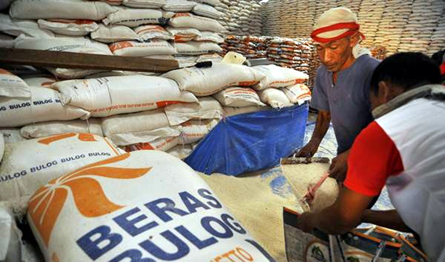 Bulog Tangerang Salurkan Beras untuk Menekan Laju Inflasi