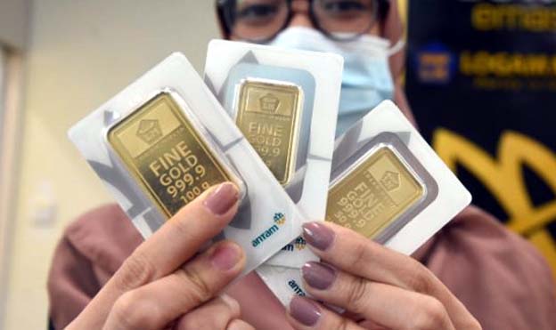 Harga Emas Antam Melambung Naik Rp941 Ribu per Gram