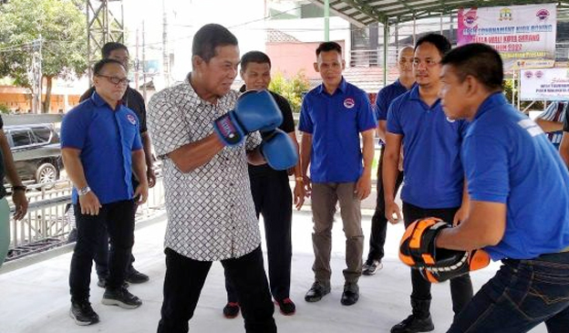 Syafrudin Gelar Open Tournament Kick Boxing Piala Walikota Serang 2022