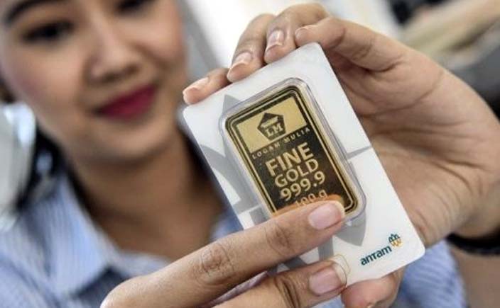 Harga Emas Antam Hari Ini Turun Rp9.000 Per Gram