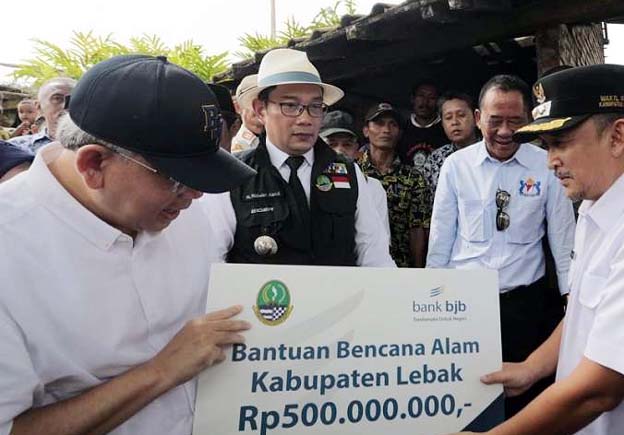 Ridwan Kamil Kunjungi Warga Terdampak Banjir di Kabupaten Lebak