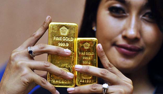 Harga Emas Antam Akhir Pekan Turun Rp4.000 per Gram