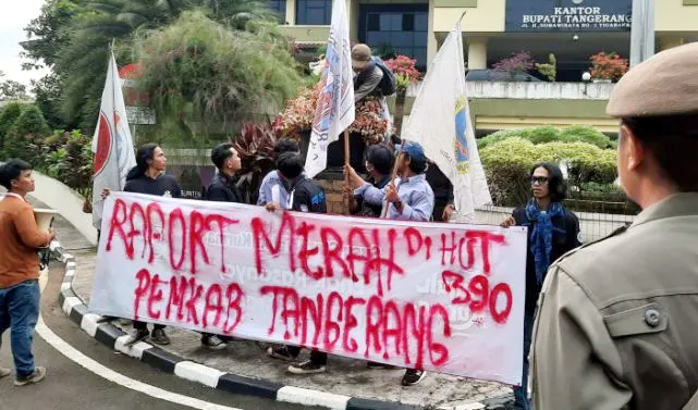 HIMATA Gelar Aksi Saat Peringatan HUT Kabupaten Tangerang ke-390
