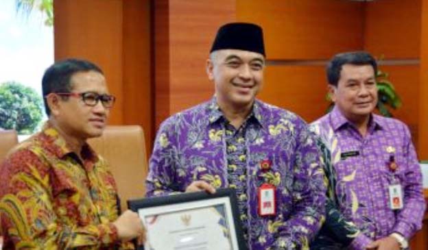 Bupati Zaki Terima Piagam WTP ke-14 dari Kementerian Keuangan