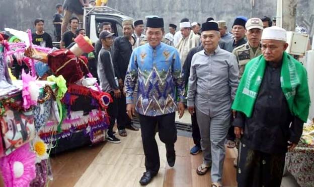 237 Kerajinan Panjang Meriahkan Maulid Link Tanggul Kota Serang