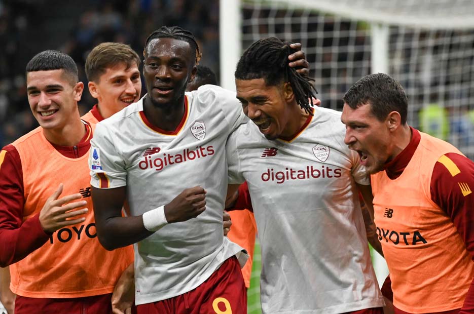 Inter Milan 1-2 Roma: Chris Smalling Lengkapi Kemenangan Giallorossi