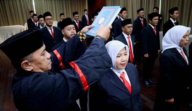 Pelantikan Panwaslu Kecamatan, Benyamin: Harus Bekerja Profesional