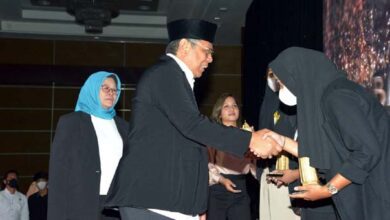 Benyamin Davnie Berikan Penghargaan untuk Atlet Berprestasi