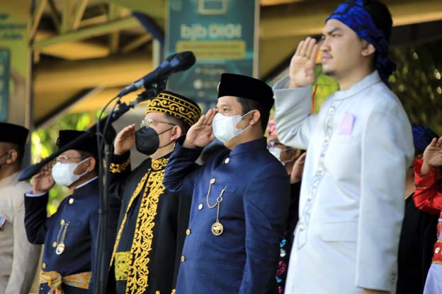 ASN dan Pemuda Gunakan Busana Nusantara di Upacara Hari Sumpah Pemuda