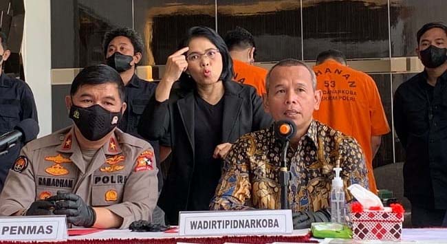 Selundupkan Sabu Didalam Keramik, 2 WNA Diringkus Bareskrim
