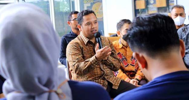 Arief Sharing Ilmu Wirausaha dengan Komunitas Rumah Muda Indonesia