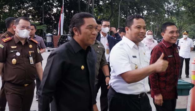 Kunjungan Al Muktabar Diwarnai Mati Lampu di Stadion Benteng Reborn