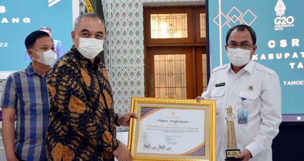Bupati Zaki Berikan CSR Awards kepada 21 Perusahaan