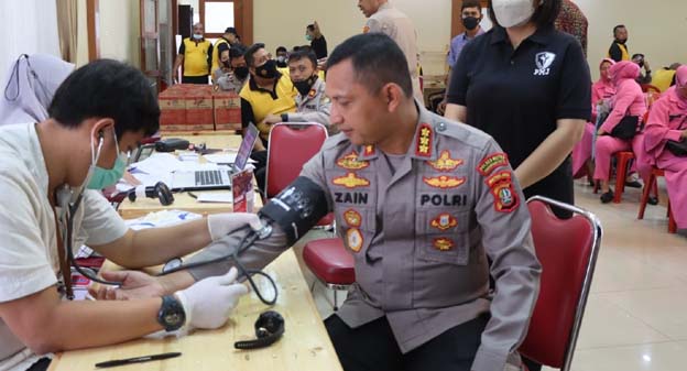 Hari Bakti PMJ ke- 73, Polres Metro Tangerang Kota Gelar Donor Darah