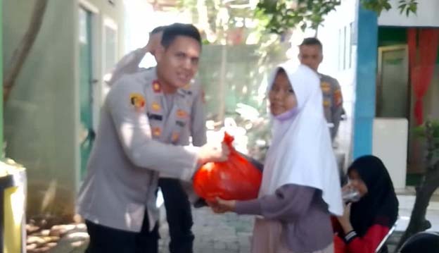HUT PMJ ke-73, Polsek Karawaci Gelar Santunan Anak Yatim