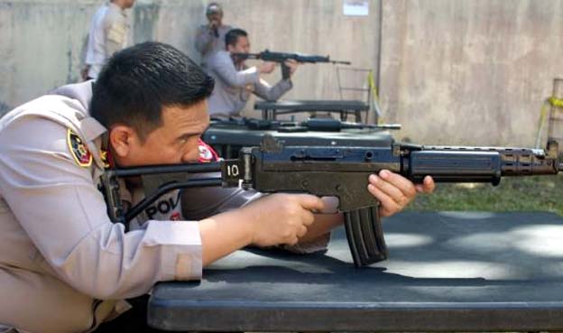 Polres Serang Gelar Pelatihan Menembak Para Personil