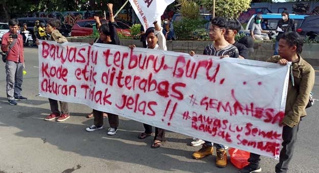 Gamahesa Indonesia Gelar Aksi di Depan Kantor Bawaslu Banten