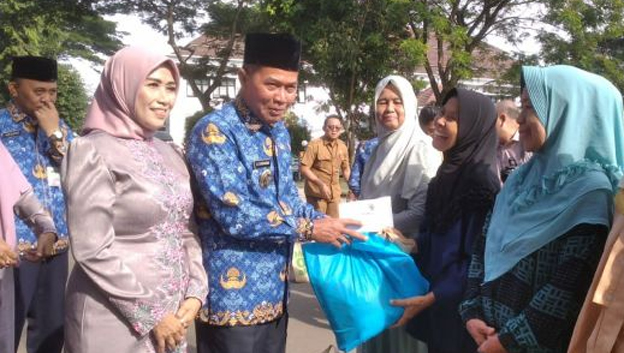 Peringati Hari Bela Negara, Pemkot Serang Beri Bantuan untuk Lansia