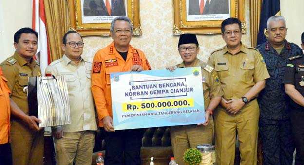 Walikota Benyamin Salurkan Bantuan untuk Korban Gempa Cianjur