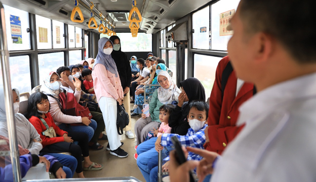 PT TNG Melakukan Sidak Bus Tayo di Halte Koridor Tiga BRT