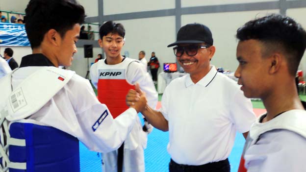 Sachrudin Buka Liga Taekwondo Pelajar 1 Kota Tangerang 2022
