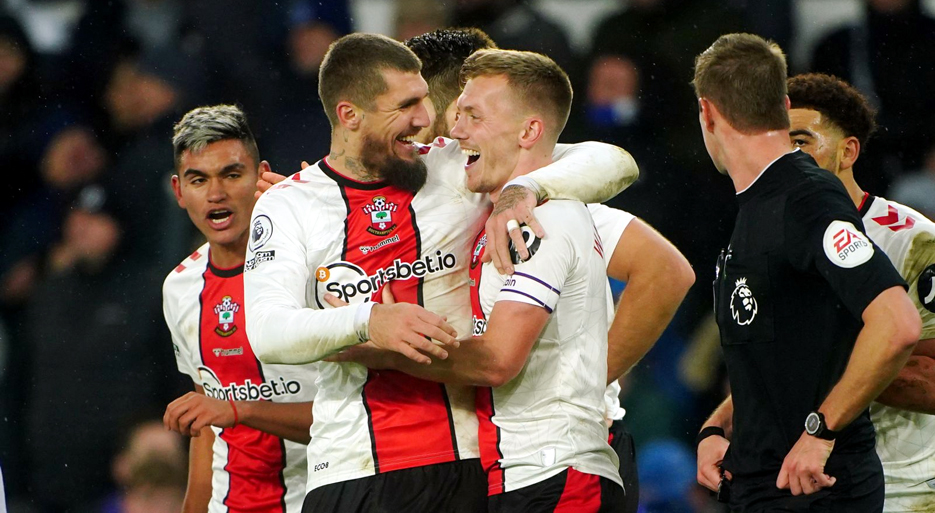 Everton 1-2 Southampton: James Ward-Prowse Mencetak Dua Gol
