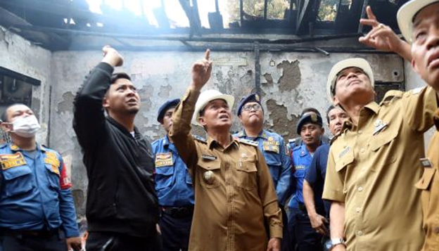 Walikota Syafrudin Tinjau Gedung Diskopukm Perindag Usai Terbakar