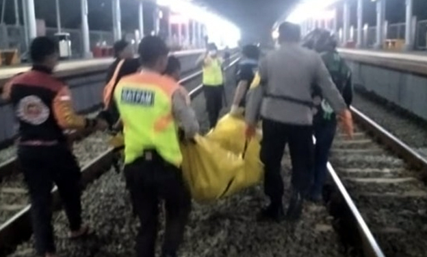 Pengemudi Ojek Tewas Tertabrak Commuterline di Station Poris