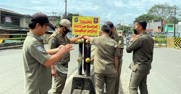 Camat Ciledug Antisipasi Pembuangan Sampah di Median Jalan