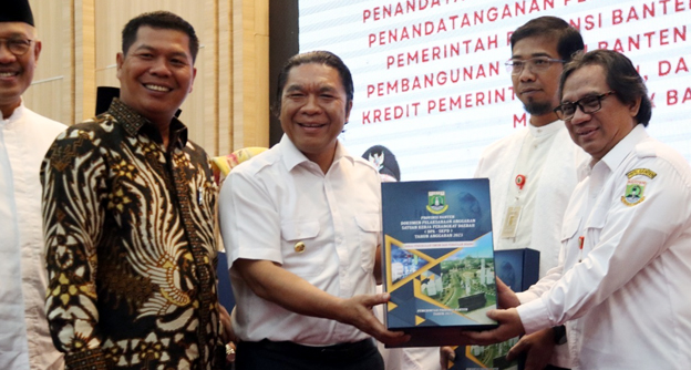Agenda Pembangunan 2023, Pj Gubernur Banten Serahkan DPA SKPD