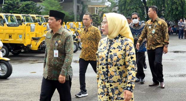 Bupati Serang Turunkan Puluhan Unit Armada Angkutan Sampah
