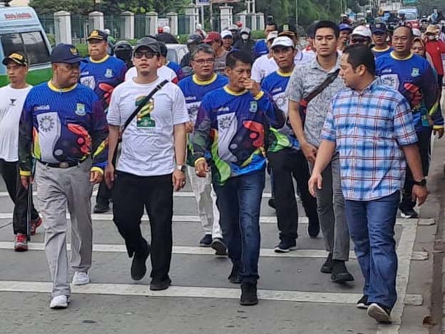 Meriah, Sambut HUT Kota Tangerang Kecamatan Jatiuwung Bersama Wali Kota Jalan Sehat