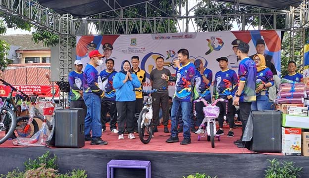 Meriah, Sambut HUT Kota Tangerang Kecamatan Jatiuwung Bersama Wali Kota Jalan Sehat