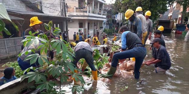 Sempat Jebol, Turap Villa Mutiara Pluit Rampung Ditangani Dinas PUPR