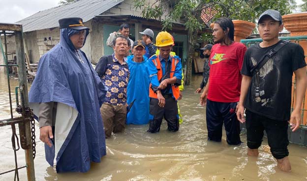 Polres Metro Tangerang Kota Bantu Korban Banjir di 3 Wilayah