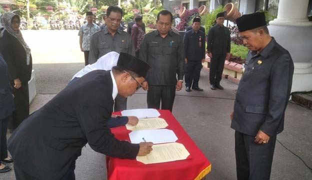 Walikota Syafrudin Lantik 124 Kepala Sekolah Kota Serang