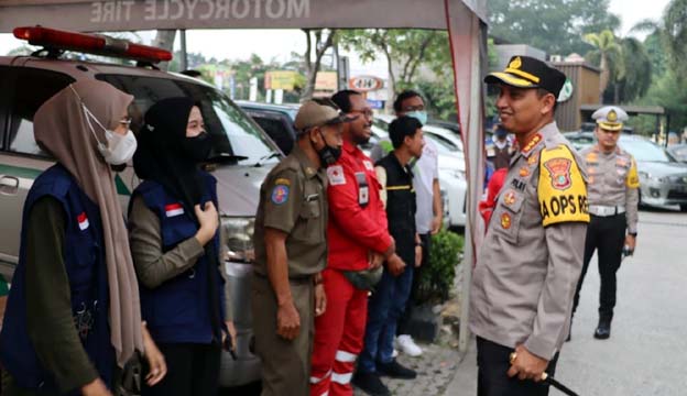 Pastikan Personil, Kapolres Metro Cek Pos Pam di Res Area KM13 Pinang
